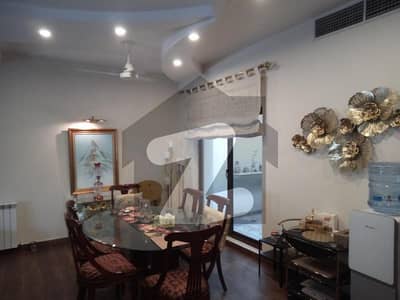 ای ۔ 11 اسلام آباد میں 5 کمروں کا 16 مرلہ مکان 12.5 کروڑ میں برائے فروخت۔