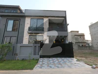 پارک ویو سٹی ۔ تولپ ایکسٹینشن بلاک پارک ویو سٹی,لاہور میں 4 کمروں کا 5 مرلہ مکان 2.3 کروڑ میں برائے فروخت۔ پارک ویو سٹی ۔ تولپ ایکسٹینشن بلاک پارک ویو سٹی,لاہور میں 4 کمروں کا 5 مرلہ مکان 2.3 کروڑ میں برائے فروخت۔