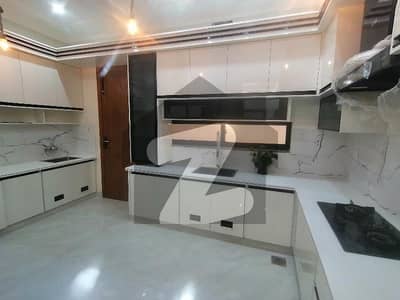 بوسان روڈ ملتان میں 4 کمروں کا 10 مرلہ مکان 85.0 ہزار میں کرایہ پر دستیاب ہے۔