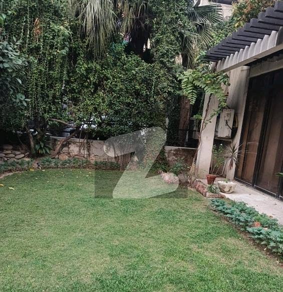 Avail Yourself A Great 10 Marla House In Gulberg