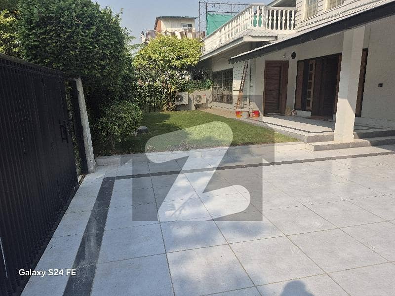 AN INDEPENDENT HOUSE FULLY FURNISHED F-7 IS AVAILABLE FOR RENT/