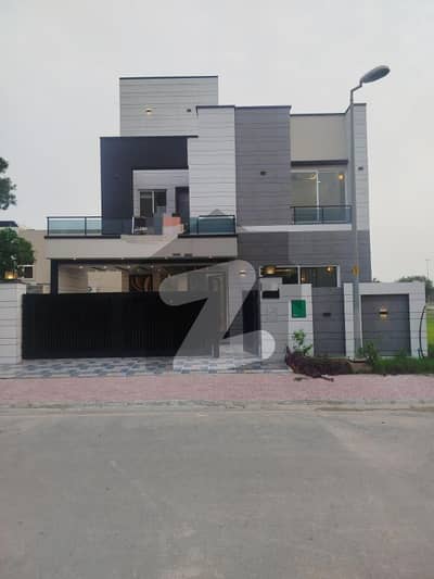 بحریہ ٹاؤن تکبیر بلاک بحریہ ٹاؤن سیکٹر B,بحریہ ٹاؤن,لاہور میں 5 کمروں کا 10 مرلہ مکان 4.0 کروڑ میں برائے فروخت۔