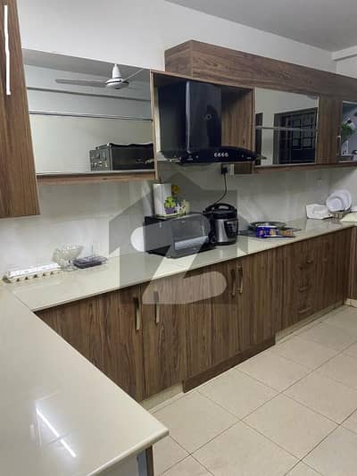 12 MARLA 4 BEDROOMS APARTMENT AVAILABLE FOR SALE