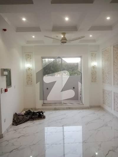 ڈی ایچ اے 9 ٹاؤن ڈیفنس (ڈی ایچ اے),لاہور میں 3 کمروں کا 5 مرلہ مکان 85.0 ہزار میں کرایہ پر دستیاب ہے۔ ڈی ایچ اے 9 ٹاؤن ڈیفنس (ڈی ایچ اے),لاہور میں 3 کمروں کا 5 مرلہ مکان 85.0 ہزار میں کرایہ پر دستیاب ہے۔