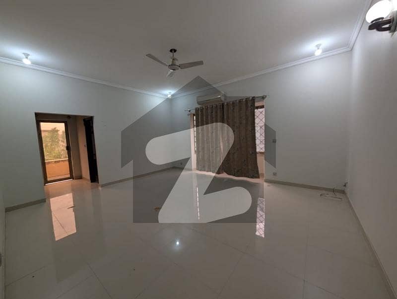 E-11 Ground portion 3bed attach bath separate gate