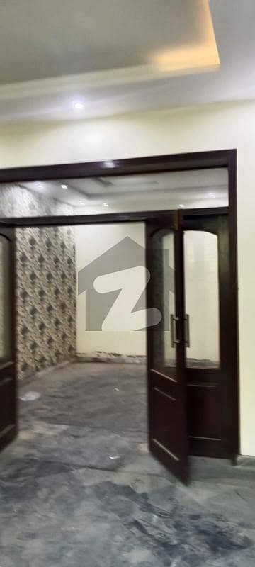 جوہر ٹاؤن فیز 2 - بلاک آر2 جوہر ٹاؤن فیز 2,جوہر ٹاؤن,لاہور میں 3 کمروں کا 5 مرلہ مکان 90.0 ہزار میں کرایہ پر دستیاب ہے۔