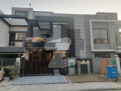 Avail Yourself A Great 5 Marla House In Low Cost - Block C