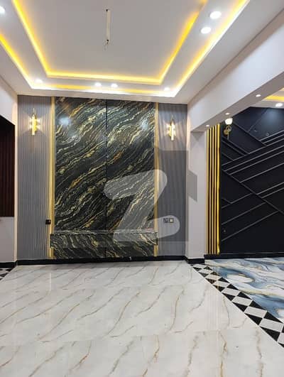 رائل آرچرڈ ملتان پبلک سکول روڈ,ملتان میں 4 کمروں کا 5 مرلہ مکان 70.0 ہزار میں کرایہ پر دستیاب ہے۔