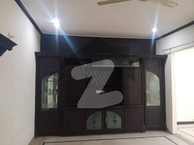 10 Marla Tile Floor Portion Available For Rent