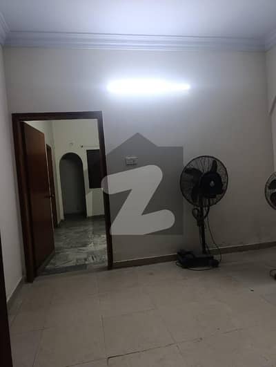 گلشن اقبال - بلاک 13-ڈی2 گلشنِ اقبال,گلشنِ اقبال ٹاؤن,کراچی میں 2 کمروں کا 6 مرلہ زیریں پورشن 45.0 ہزار میں کرایہ پر دستیاب ہے۔