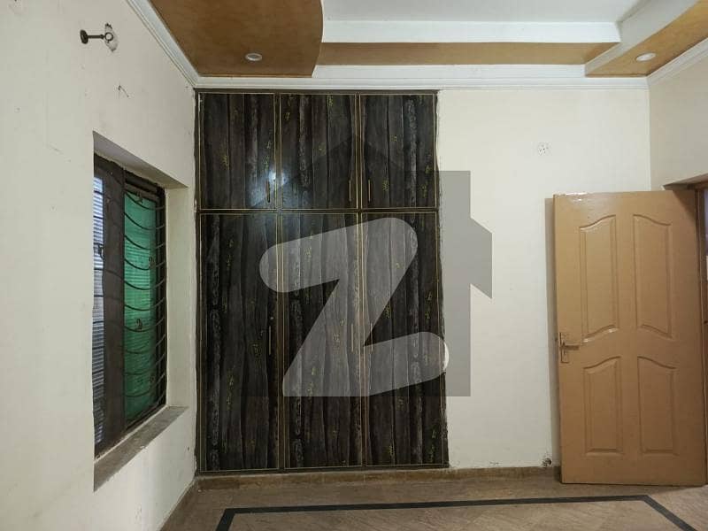 جوہر ٹاؤن لاہور میں 1 کمرے کا 5 مرلہ زیریں پورشن 36.0 ہزار میں کرایہ پر دستیاب ہے۔