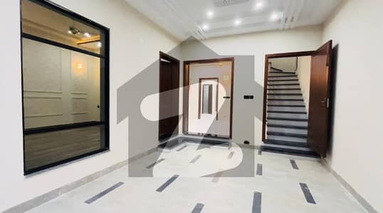 4.7 Marla Beautiful & Lavish Conner House for Sale