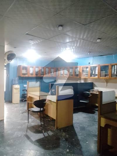 1350 SQ FT 2nd FLOOR AVAILABLE FOR RENT