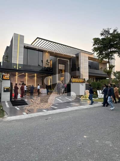 ڈی ایچ اے فیز 6 - بلاک ای فیز 6,ڈیفنس (ڈی ایچ اے),لاہور میں 5 کمروں کا 2 کنال مکان 36.0 کروڑ میں برائے فروخت۔