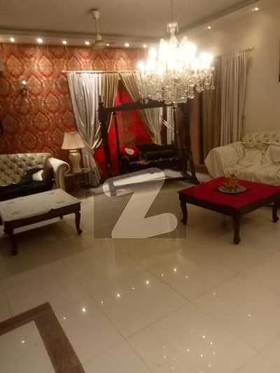 550 YARDS HOUSE AVAILABLE FOR SALE