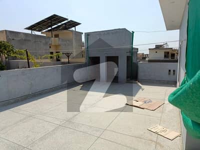 3 story house each floor 2 bathroom 2 bathroom ranter value 114000