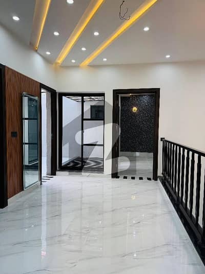 commercial palza available for rent