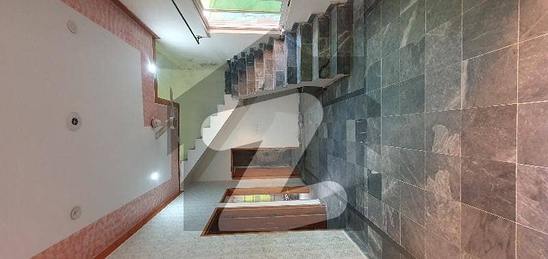 بنی گالہ اسلام آباد میں 2 کمروں کا 7 مرلہ بالائی پورشن 30.0 ہزار میں کرایہ پر دستیاب ہے۔ بنی گالہ اسلام آباد میں 2 کمروں کا 7 مرلہ بالائی پورشن 30.0 ہزار میں کرایہ پر دستیاب ہے۔