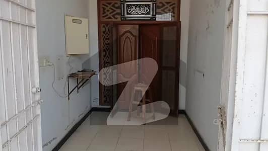 سکیم 33 کراچی میں 3 کمروں کا 10 مرلہ بالائی پورشن 50.0 ہزار میں کرایہ پر دستیاب ہے۔