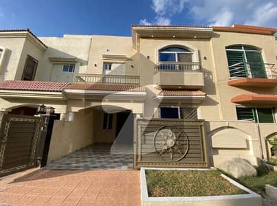 بحریہ ٹاؤن فیز 8 ۔ سفاری ویلی بحریہ ٹاؤن فیز 8,بحریہ ٹاؤن راولپنڈی,راولپنڈی میں 3 کمروں کا 5 مرلہ مکان 1.95 کروڑ میں برائے فروخت۔