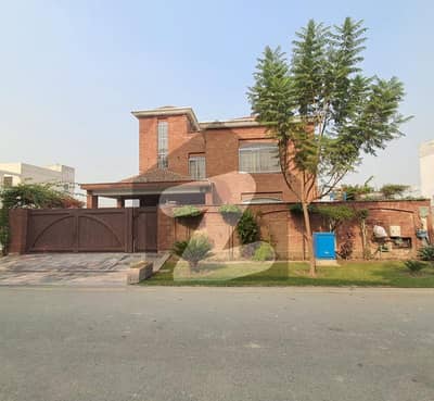 ڈی ایچ اے فیز 8 سابقہ ​​پارک ویو ڈی ایچ اے فیز 8,ڈی ایچ اے ڈیفینس,لاہور میں 5 کمروں کا 1 کنال مکان 7.65 کروڑ میں برائے فروخت۔