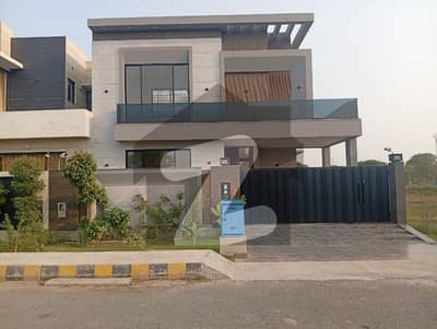 10 Marla Brand New Modern Design Lavish House For Sale In DHA | For Discounted Price And Original Pictures Download The App "Signature Lands". 10 Marla Brand New Modern Design Lavish House For Sale In DHA | For Discounted Price And Original Pictures Download The App "Signature Lands".