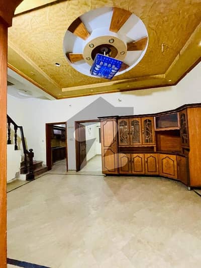 سبزہ زار سکیم لاہور میں 3 کمروں کا 5 مرلہ مکان 82.0 ہزار میں کرایہ پر دستیاب ہے۔