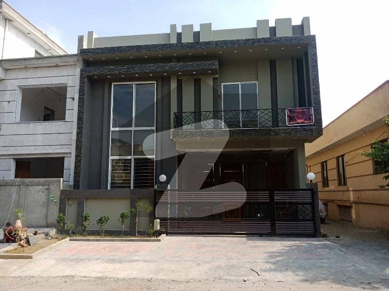 Stunning Corner 7 Marla House In G-15 Available