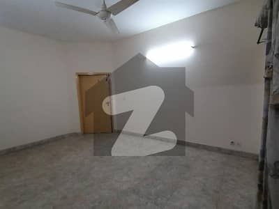 ای ایم ای سوسائٹی ۔ بلاک ایچ ای ایم ای سوسائٹی,لاہور میں 3 کمروں کا 1 کنال بالائی پورشن 95.0 ہزار میں کرایہ پر دستیاب ہے۔