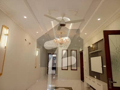 پی آئی اے ہاؤسنگ سکیم لاہور میں 5 کمروں کا 10 مرلہ مکان 2.0 لاکھ میں کرایہ پر دستیاب ہے۔ پی آئی اے ہاؤسنگ سکیم لاہور میں 5 کمروں کا 10 مرلہ مکان 2.0 لاکھ میں کرایہ پر دستیاب ہے۔