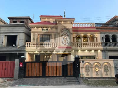 بخ ولاز فیز 2 - حامد بلاک بوچ ایگزیکٹو ولاز - فیز 2,بش ایگزیکٹو ولاز,ملتان میں 5 کمروں کا 9 مرلہ مکان 3.5 کروڑ میں برائے فروخت۔ بخ ولاز فیز 2 - حامد بلاک بوچ ایگزیکٹو ولاز - فیز 2,بش ایگزیکٹو ولاز,ملتان میں 5 کمروں کا 9 مرلہ مکان 3.5 کروڑ میں برائے فروخت۔