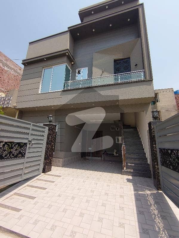 جوبلی ٹاؤن لاہور میں 5 کمروں کا 5 مرلہ مکان 2.2 کروڑ میں برائے فروخت۔ جوبلی ٹاؤن لاہور میں 5 کمروں کا 5 مرلہ مکان 2.2 کروڑ میں برائے فروخت۔