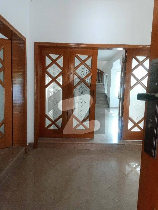 LIKE NEW HOUSE FOR RENT IN F-7 ISLAMABAD