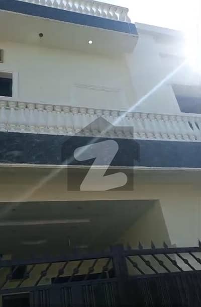 A beautiful house near to park .