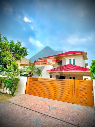 ڈی ایچ اے فیز 5 ڈیفنس (ڈی ایچ اے),لاہور میں 5 کمروں کا 1 کنال مکان 3.0 لاکھ میں کرایہ پر دستیاب ہے۔ ڈی ایچ اے فیز 5 ڈیفنس (ڈی ایچ اے),لاہور میں 5 کمروں کا 1 کنال مکان 3.0 لاکھ میں کرایہ پر دستیاب ہے۔