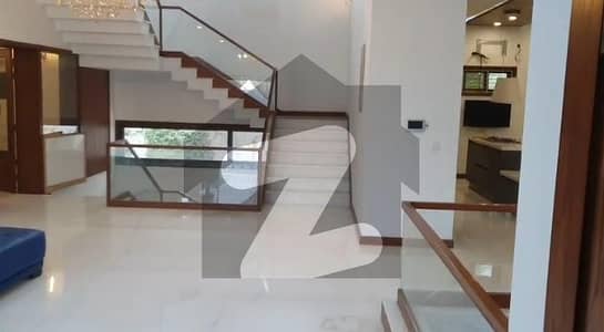 ڈی ایچ اے فیز 8 ڈی ایچ اے ڈیفینس,کراچی میں 7 کمروں کا 2 کنال مکان 30.0 کروڑ میں برائے فروخت۔