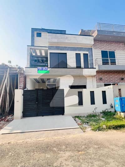 لیک سٹی - سیکٹر ایم-7بی لیک سٹی,رائیونڈ روڈ,لاہور میں 3 کمروں کا 5 مرلہ مکان 2.45 کروڑ میں برائے فروخت۔