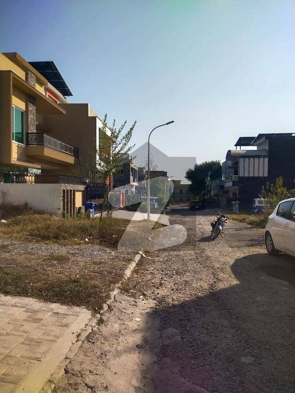 2 Marla extra land Plot in Gulberg Islamabad 2 Marla extra land Plot in Gulberg Islamabad