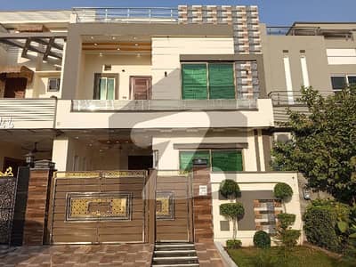 سٹی ہاؤسنگ سوسائٹی گوجرانوالہ میں 4 کمروں کا 5 مرلہ مکان 2.5 کروڑ میں برائے فروخت۔