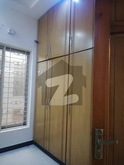 جوہر ٹاؤن لاہور میں 1 کمرے کا 5 مرلہ زیریں پورشن 58.0 ہزار میں کرایہ پر دستیاب ہے۔