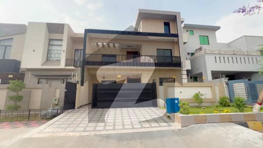 14 Marla House In Beautiful Location Of MPCHS - Block B In Islamabad