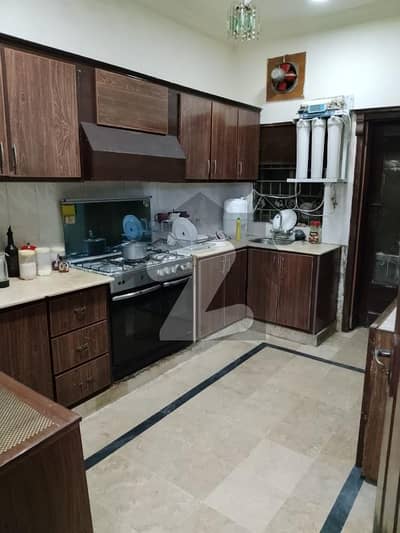 neat and clean Portion Ground portion Lock