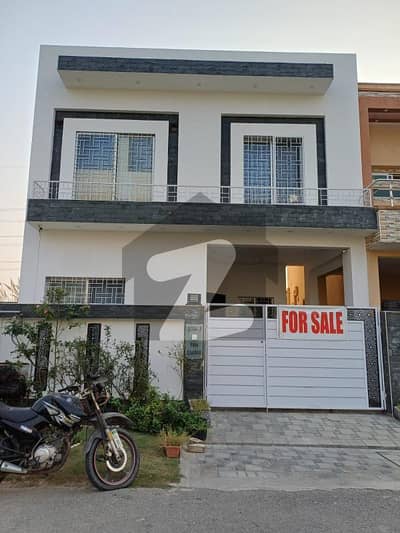 ڈی ایچ اے 11 رہبر لاہور میں 4 کمروں کا 5 مرلہ مکان 1.7 کروڑ میں برائے فروخت۔