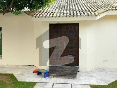DHA Phase 5, 01 Kanal, Luxurious House For Sale. DHA Phase 5, 01 Kanal, Luxurious House For Sale.