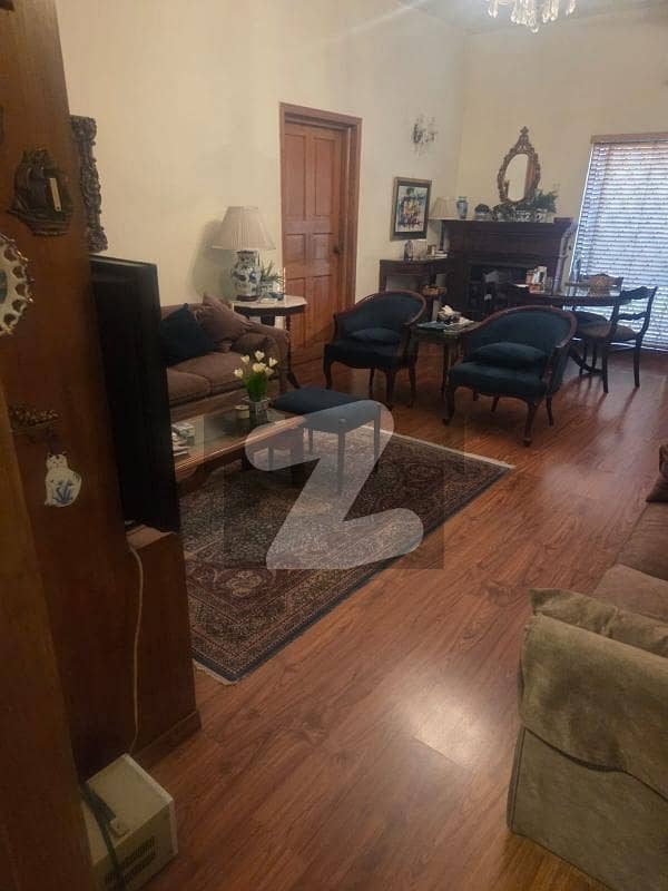 1 Kanal House Available For Rent