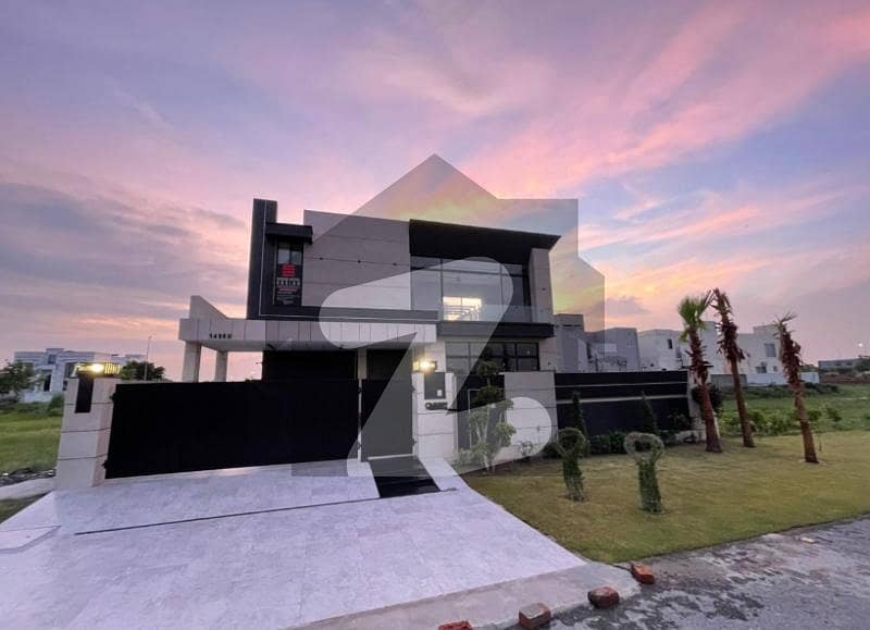 1 Kanal Elegant House In DHA Phase 7