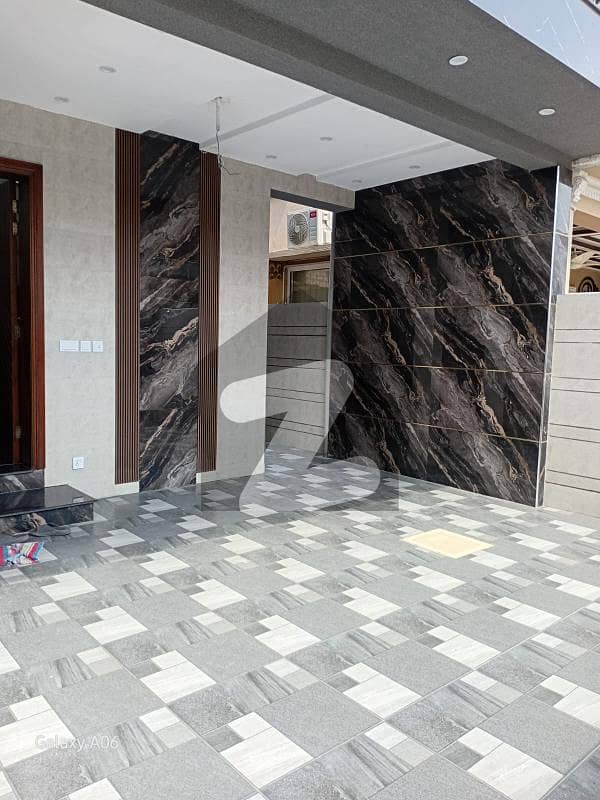 9 town 5marla luxury house for sale