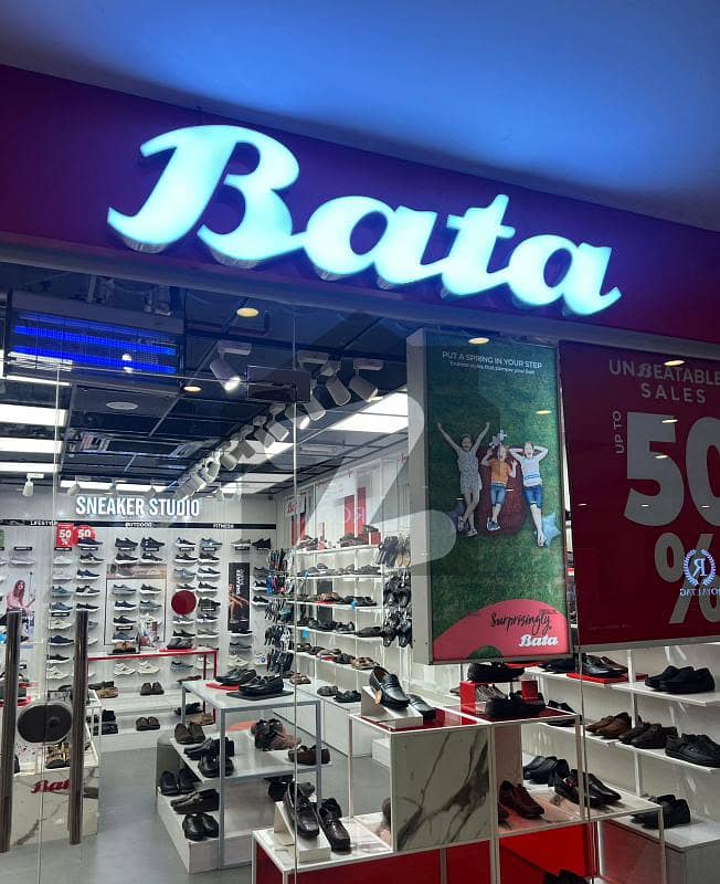 SHOP FOR SALE RUNNING ON HIGH RENT-