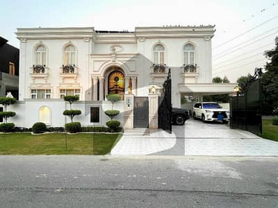 ڈی ایچ اے فیز 6 - بلاک ڈی فیز 6,ڈیفنس (ڈی ایچ اے),لاہور میں 5 کمروں کا 1 کنال مکان 21.65 کروڑ میں برائے فروخت۔