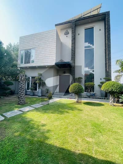 بینکرس ایوینیو کوآپریٹو ہاؤسنگ سوسائٹی لاہور میں 5 کمروں کا 1 کنال مکان 3.5 کروڑ میں برائے فروخت۔